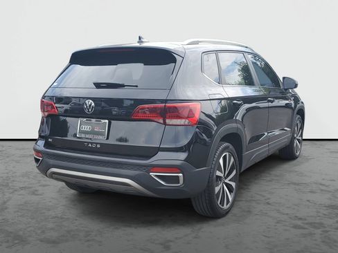 Used 2022 Volkswagen Taos SE FWD image 4