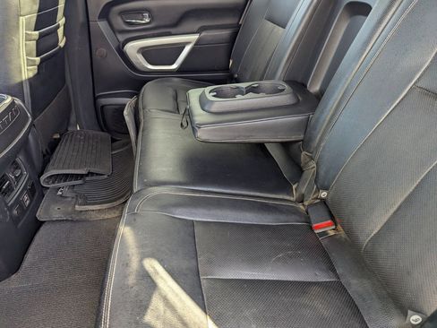 Used 2020 Nissan Titan SL w/ Moonroof Package image 14