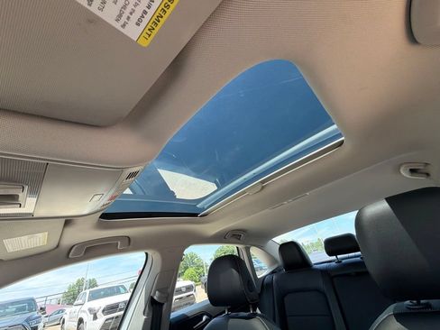 Used 2023 Volkswagen Jetta SE w/ Panoramic Sunroof Package FWD image 21