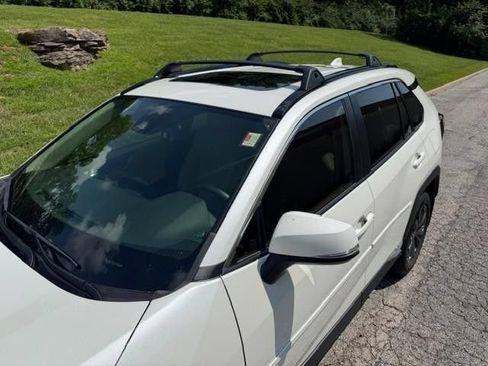 Used 2022 Toyota RAV4 XLE Premium AWD/4WD image 8
