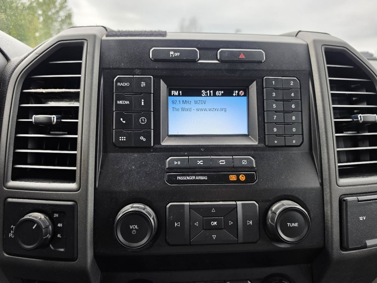 Used 2021 Ford F250 XL w/ STX Appearance Package AWD/4WD image 12