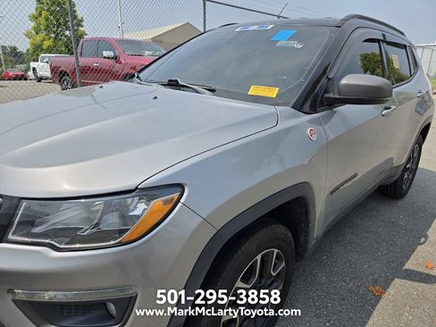 Used 2019 Jeep Compass Trailhawk AWD/4WD image 4