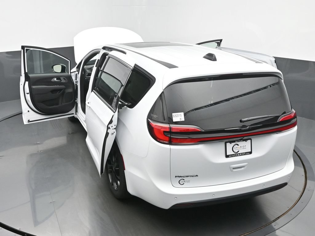 New 2026 Chrysler Pacifica Select FWD image 64
