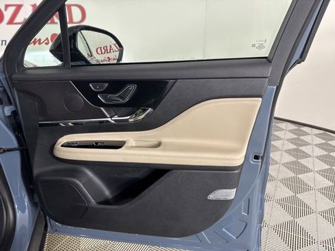 New 2026 Lincoln Corsair Premiere image 21