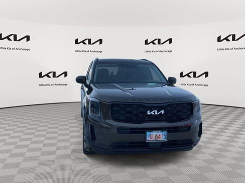 Used 2022 Kia Telluride EX w/ EX Premium Package image 3