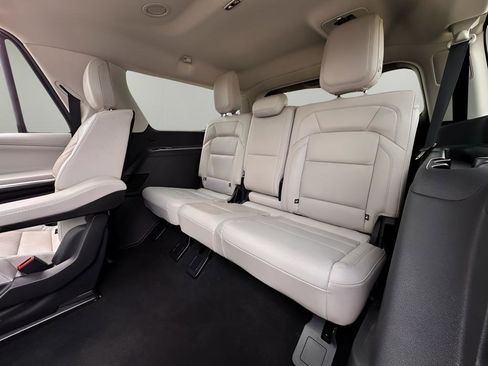 Used 2025 Lincoln Navigator L Reserve AWD/4WD image 24