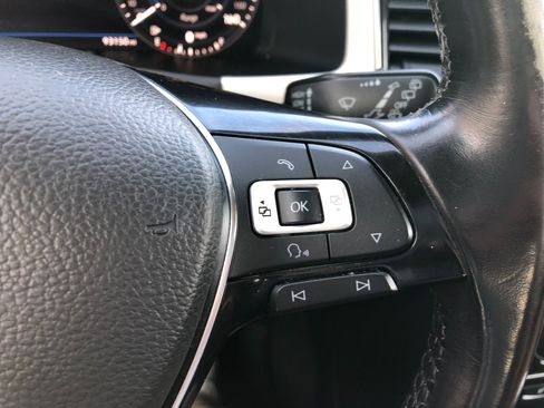 Used 2018 Volkswagen Atlas SEL Premium image 16