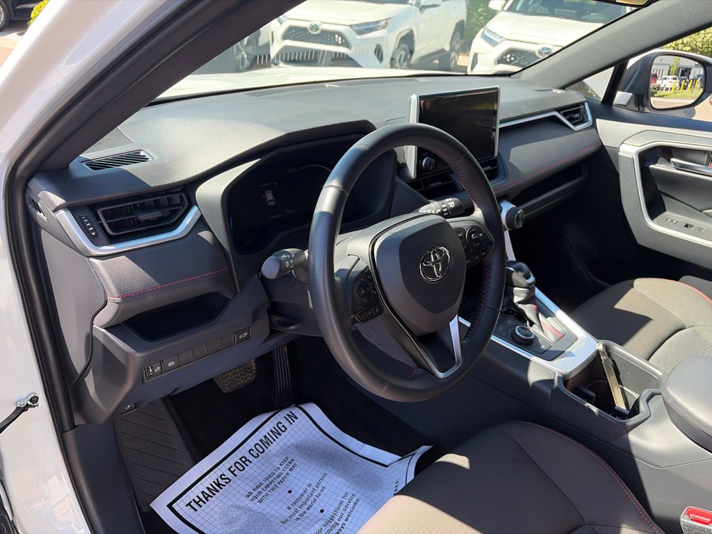 Used 2025 Toyota RAV4 SE AWD/4WD image 24