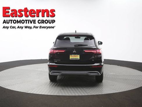 Used 2025 Mitsubishi Outlander SE AWD/4WD image 38