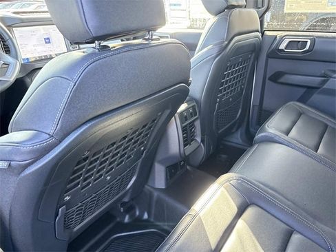 New 2025 Ford Bronco Badlands image 17