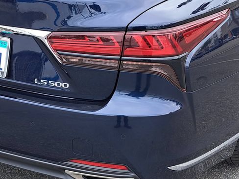 Used 2022 Lexus LS 500 w/ Interior Upgrade Package RWD image 38