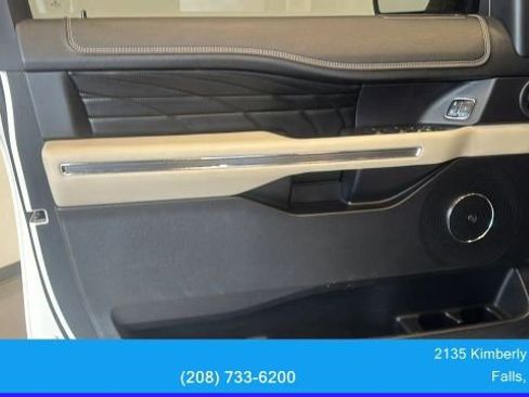 Used 2018 Ford Expedition Max Platinum AWD/4WD image 16