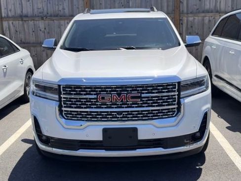Used 2023 GMC Acadia Denali w/ Denali Technology Package FWD image 12