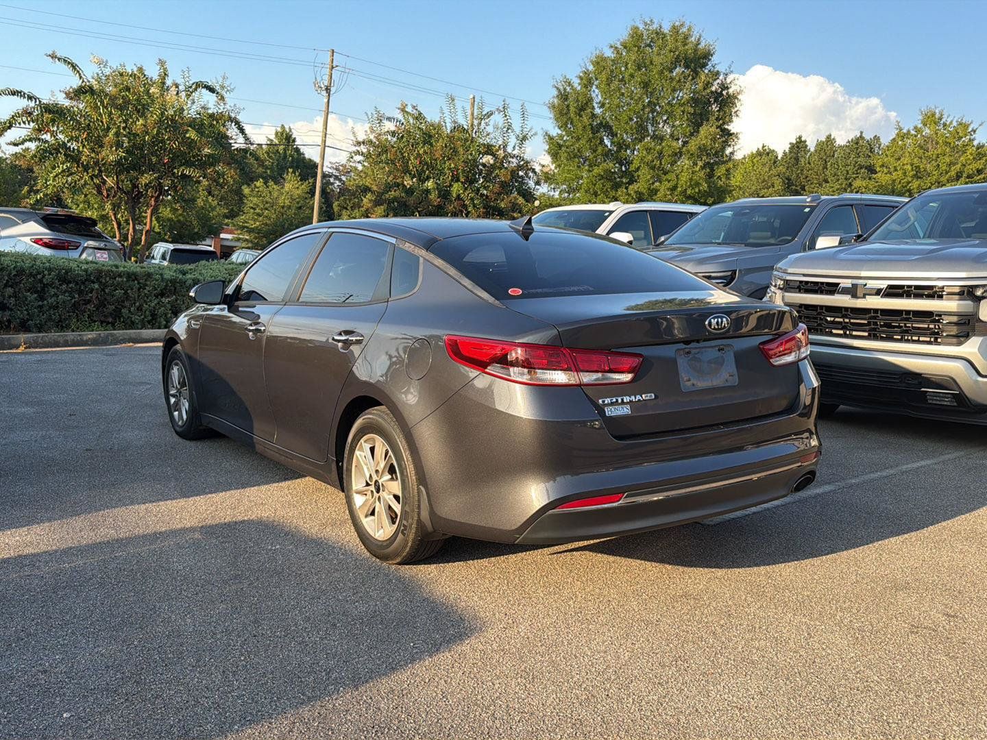 Used 2017 Kia Optima LX FWD image 2