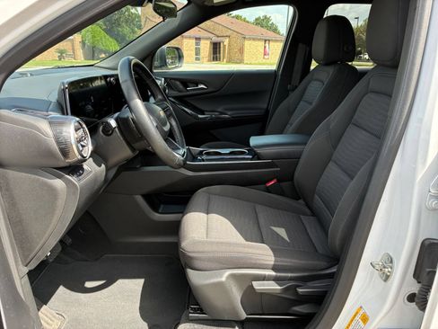 Used 2025 Chevrolet Equinox LT FWD image 22