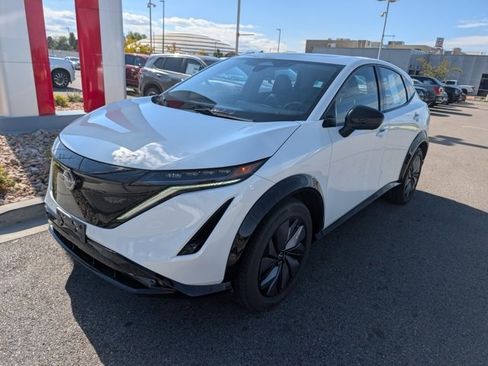 Used 2023 Nissan Ariya AWD image 2