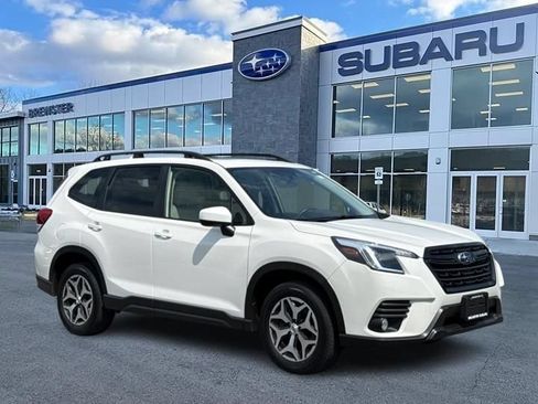 Certified 2023 Subaru Forester Premium AWD/4WD image 1