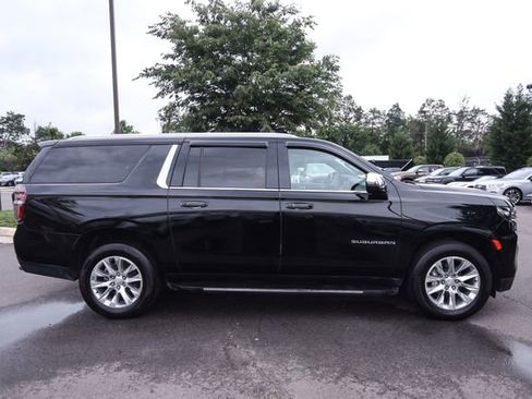 Used 2023 Chevrolet Suburban Premier AWD/4WD image 8