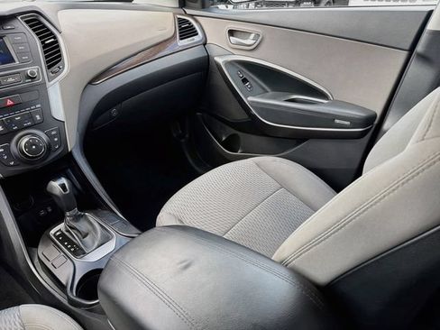 Used 2017 Hyundai Santa Fe Sport FWD image 22