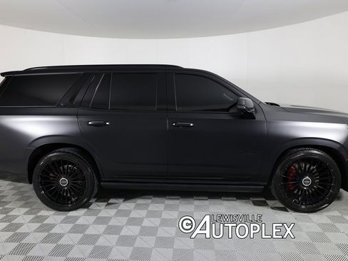 Used 2024 Cadillac Escalade V w/ LPO, ONYX Package image 4