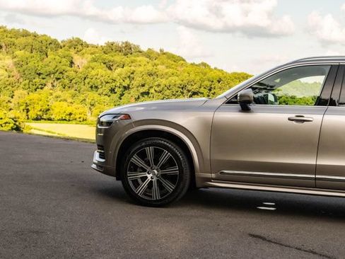 Used 2023 Volvo XC90 B6 Ultimate AWD/4WD image 3