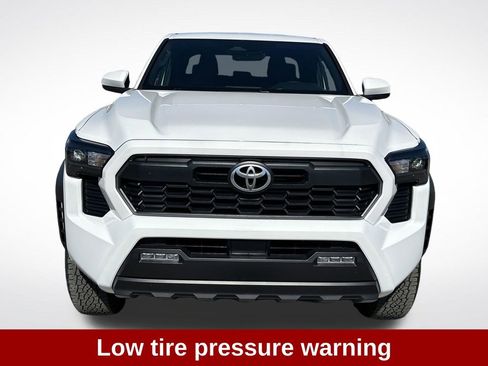 Used 2025 Toyota Tacoma TRD Off-Road AWD/4WD image 9