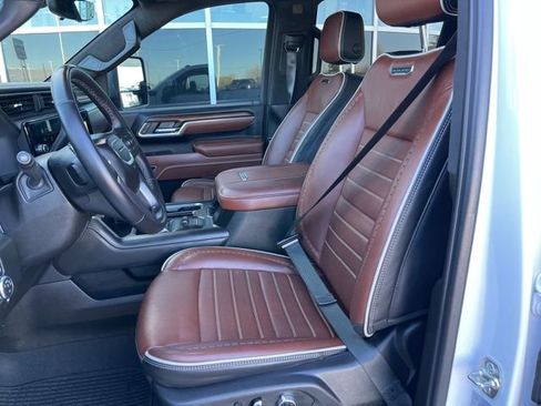 Used 2025 GMC Sierra 3500 Denali Ultimate image 13
