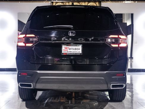 Used 2025 Honda Pilot Black Edition image 6