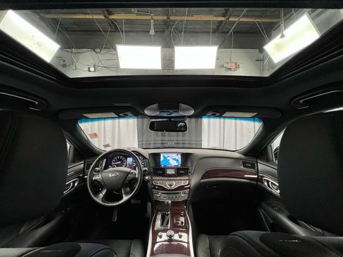 Used 2019 INFINITI Q70 Luxe image 19