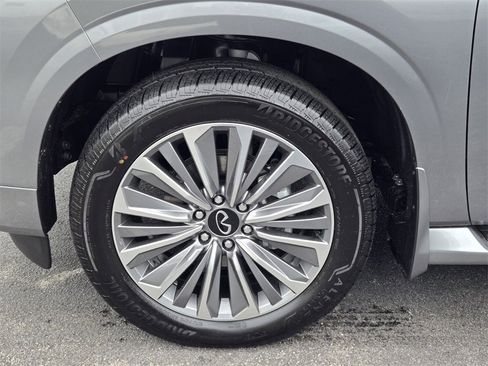 New 2026 INFINITI QX80 Luxe image 11