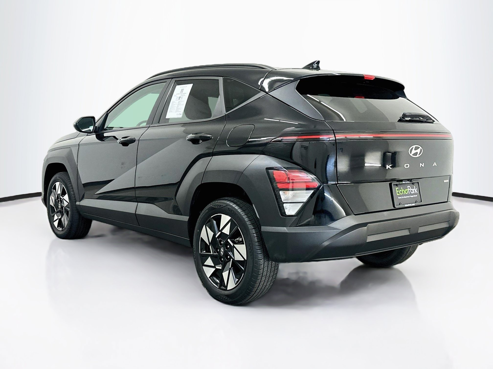 Used 2024 Hyundai Kona SEL AWD/4WD image 5