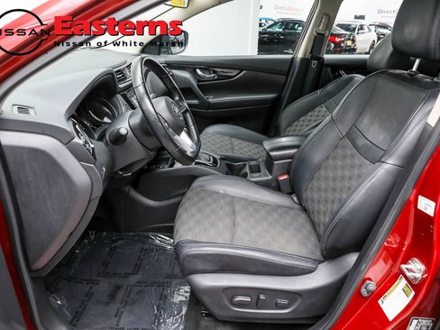 Used 2022 Nissan Rogue Sport SV w/ Technology Package AWD/4WD image 14