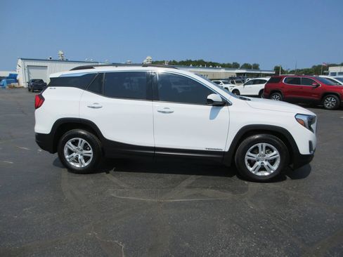 Used 2020 GMC Terrain SLE w/ Driver Convenience Package FWD image 5