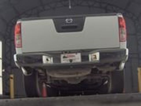 Used 2016 Nissan Frontier SV image 6