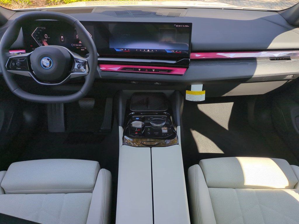 New 2026 BMW i5 eDrive40 w/ Premium Package AWD/4WD image 15
