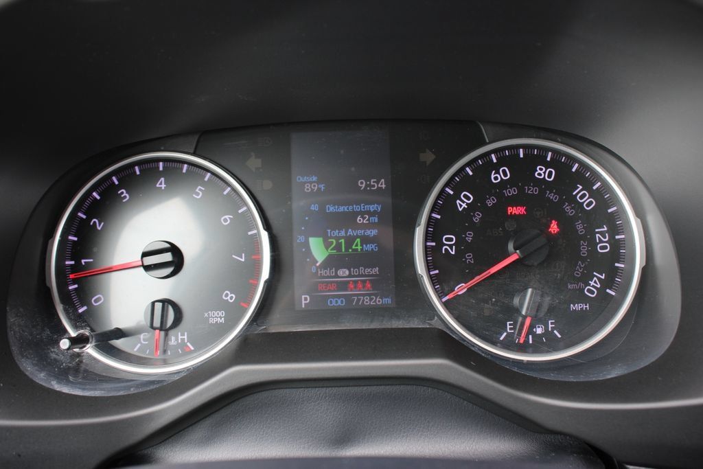 Used 2019 Toyota RAV4 XLE Premium FWD image 12