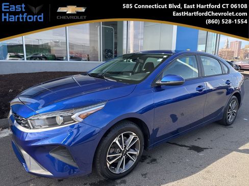 Used 2023 Kia Forte LXS w/ LXS Technology Package FWD image 1