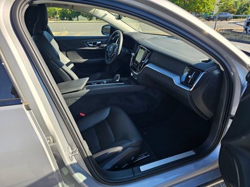 Used 2025 Volvo S60 B5 Core AWD/4WD image 12