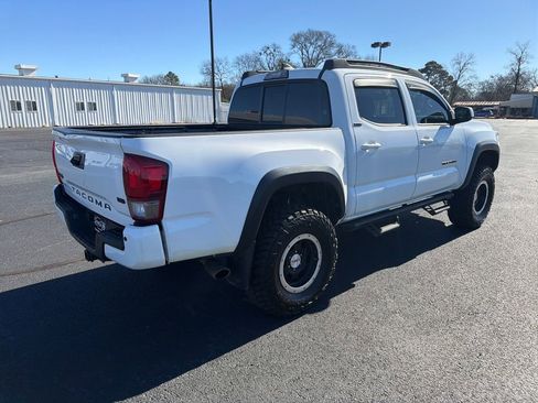 Used 2016 Toyota Tacoma SR5 image 7