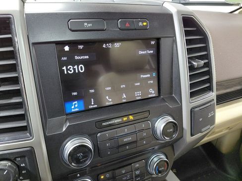 Certified 2018 Ford F150 Lariat w/ Equipment Group 502A Luxury AWD/4WD image 38