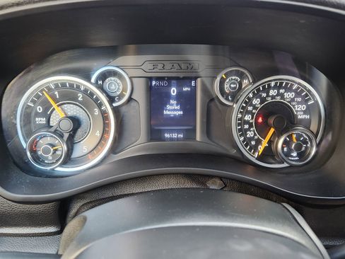 Used 2022 RAM 5500 Tradesman w/ Chrome Appearance Group image 17