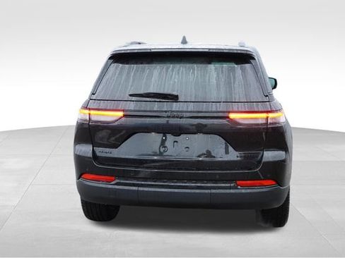 New 2025 Jeep Grand Cherokee Limited w/ Black Appearance Package AWD/4WD image 4