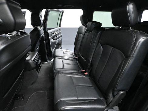 Used 2024 Jeep Wagoneer Series II w/ Flexible Seating Group AWD/4WD image 39