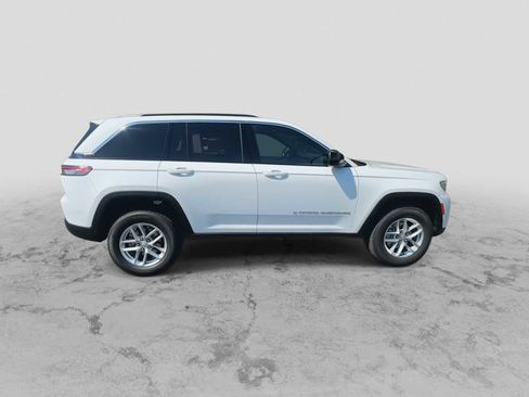 New 2025 Jeep Grand Cherokee Laredo X image 9