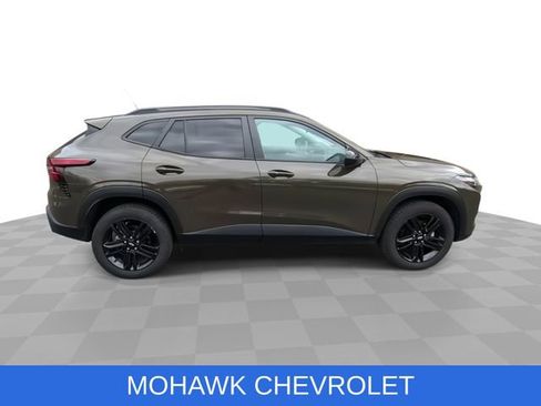 Used 2024 Chevrolet Trax ACTIV w/ Sunroof Package FWD image 10