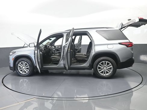 Used 2023 Chevrolet Traverse LT FWD image 76