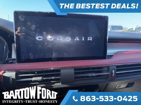 Used 2025 Lincoln Corsair Reserve image 9
