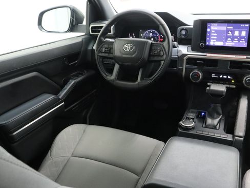 Certified 2025 Toyota Tacoma SR5 AWD/4WD image 30
