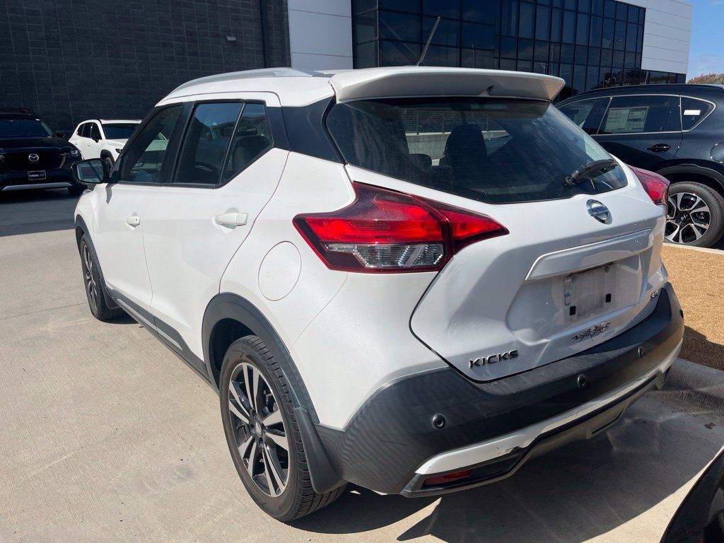 Used 2020 Nissan Kicks SR FWD image 3