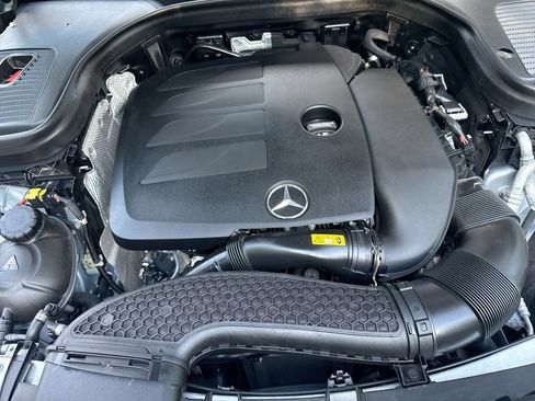 Used 2022 Mercedes-Benz GLC 300 image 17